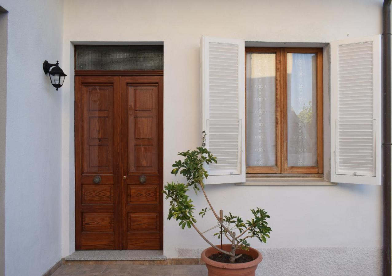 A Casa Di Zia Bed & Breakfast Oschiri Exterior photo